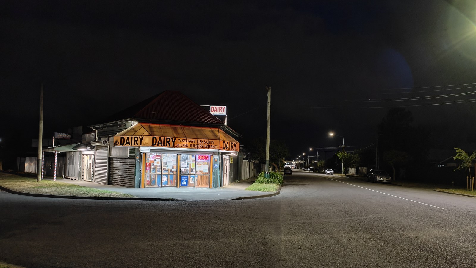 Retail Shop with Commercial Kitchen – High Profile thumbnail