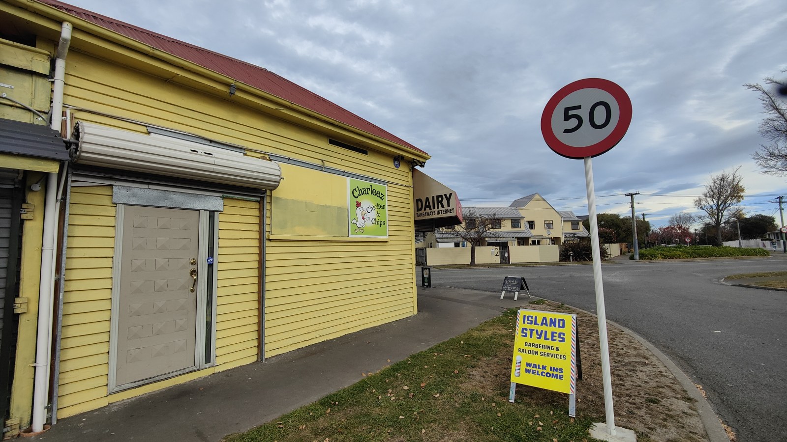 Retail Shop with Commercial Kitchen – High Profile thumbnail