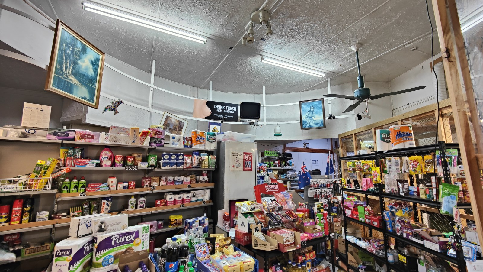 Retail Shop with Commercial Kitchen – High Profile thumbnail