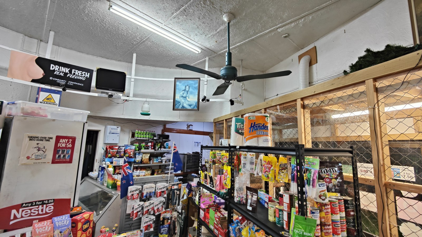 Retail Shop with Commercial Kitchen – High Profile thumbnail